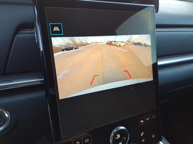 GMC Terrain Vehicle Full-screen Gallery Image 9