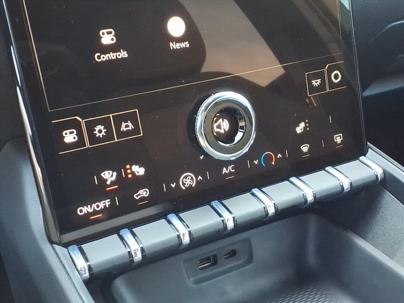 GMC Terrain Vehicle Full-screen Gallery Image 10