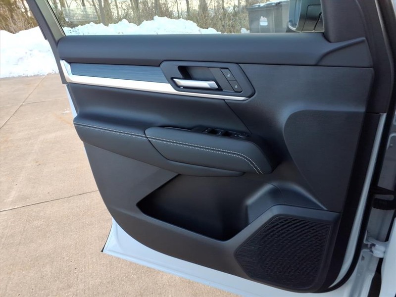 GMC Terrain Vehicle Full-screen Gallery Image 14