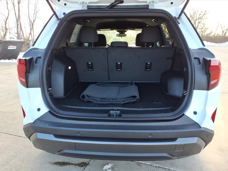 GMC Terrain Vehicle Full-screen Gallery Image 17