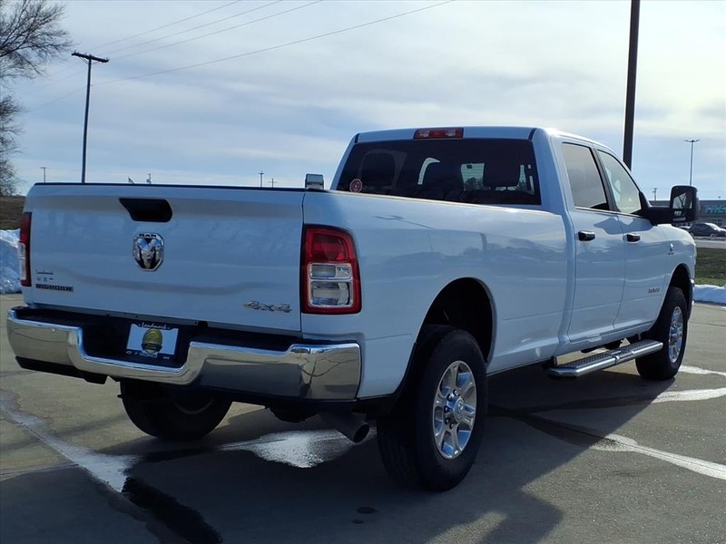 Ram 3500 Vehicle Full-screen Gallery Image 4