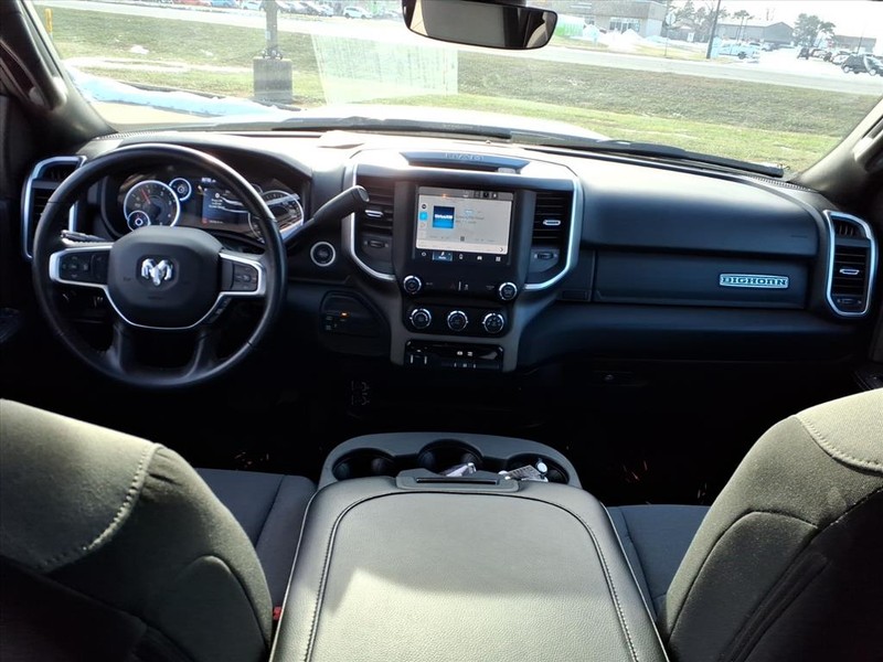 Ram 3500 Vehicle Full-screen Gallery Image 8