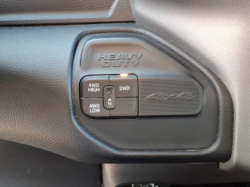 Ram 3500 Vehicle Full-screen Gallery Image 15