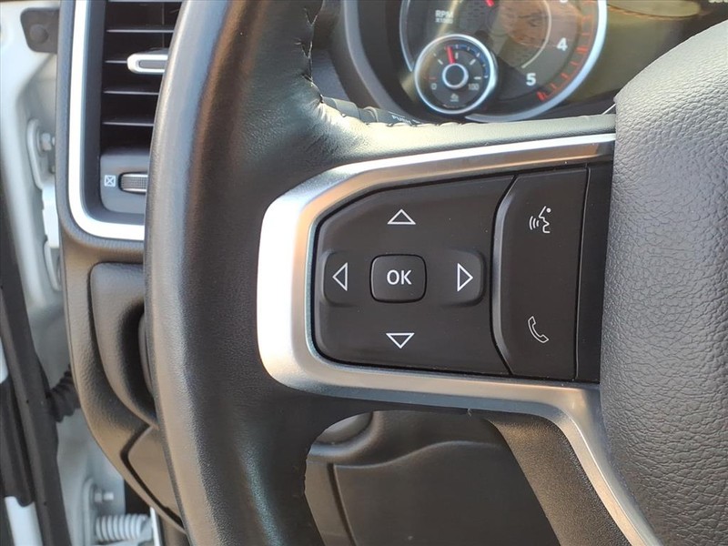 Ram 3500 Vehicle Full-screen Gallery Image 16