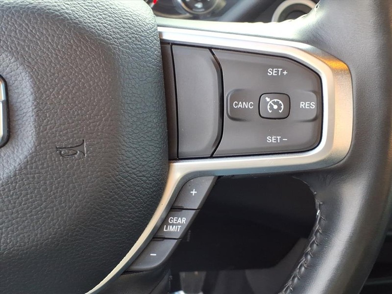 Ram 3500 Vehicle Full-screen Gallery Image 17