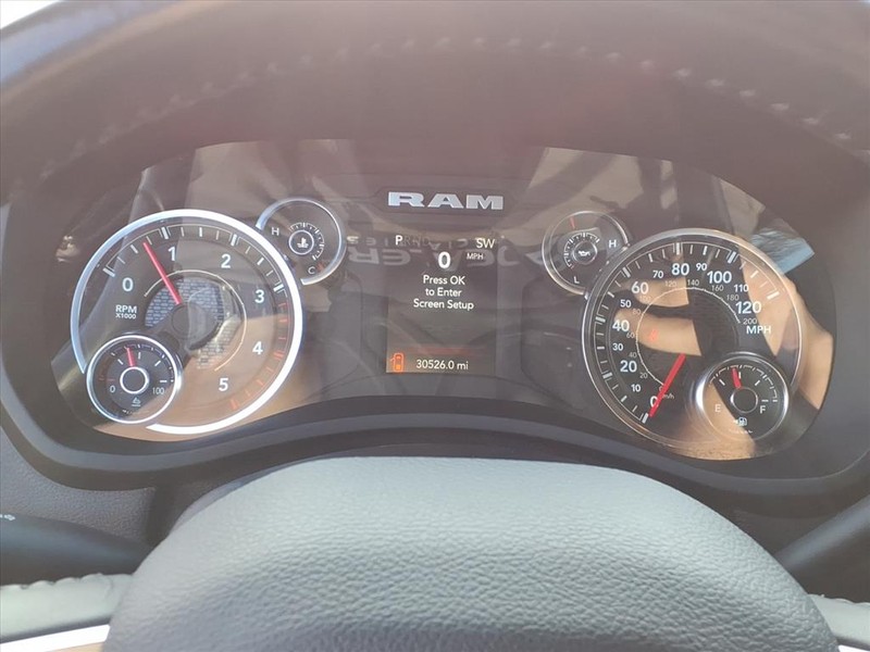 Ram 3500 Vehicle Full-screen Gallery Image 18