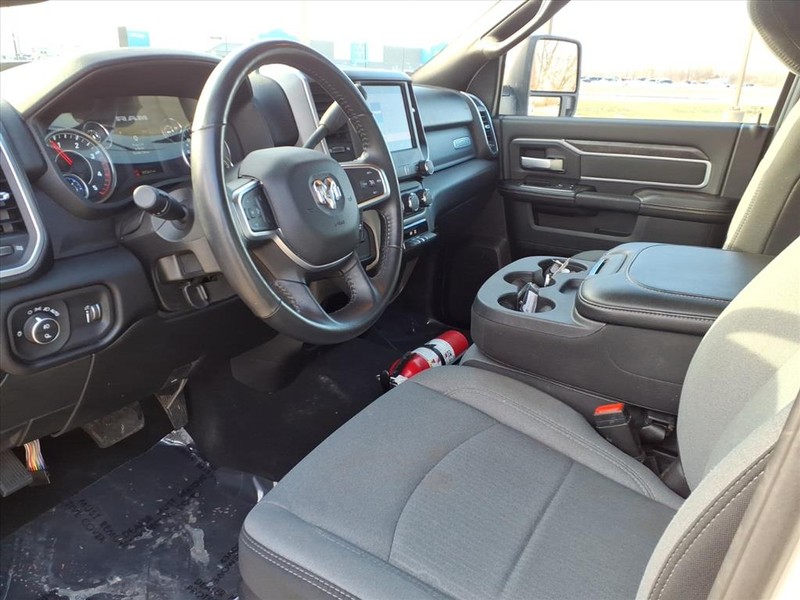 Ram 3500 Vehicle Full-screen Gallery Image 20