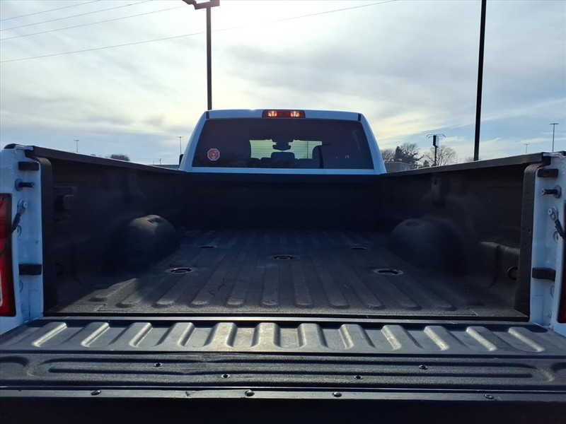 Ram 3500 Vehicle Full-screen Gallery Image 22