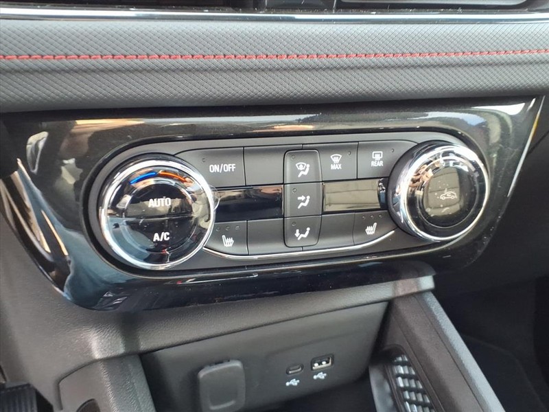 Chevrolet Trailblazer Vehicle Full-screen Gallery Image 10