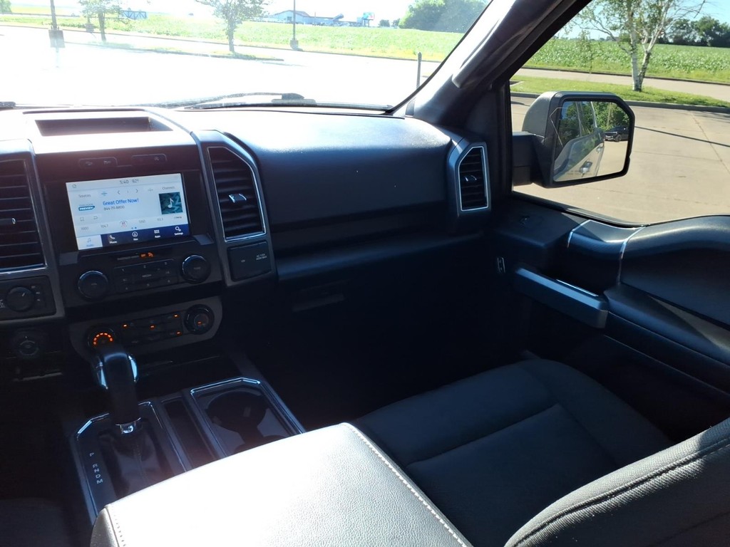 Ford F-150 Vehicle Full-screen Gallery Image 5
