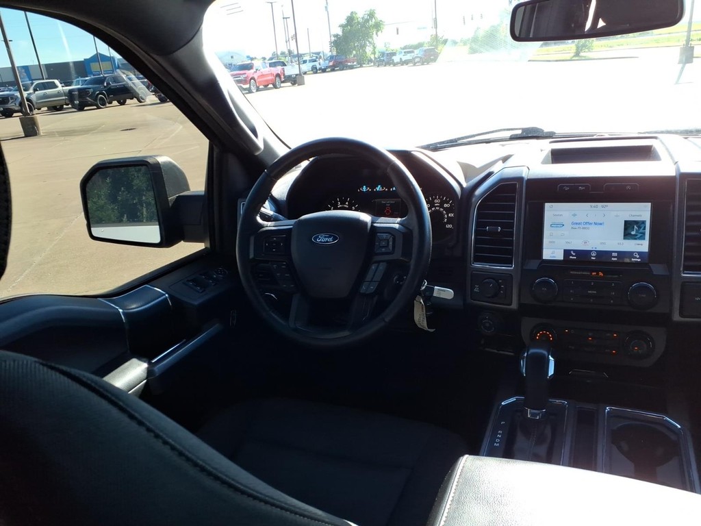 Ford F-150 Vehicle Full-screen Gallery Image 6