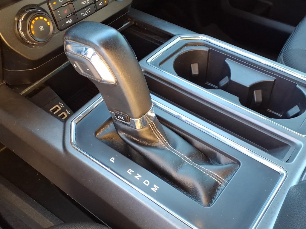 Ford F-150 Vehicle Full-screen Gallery Image 10