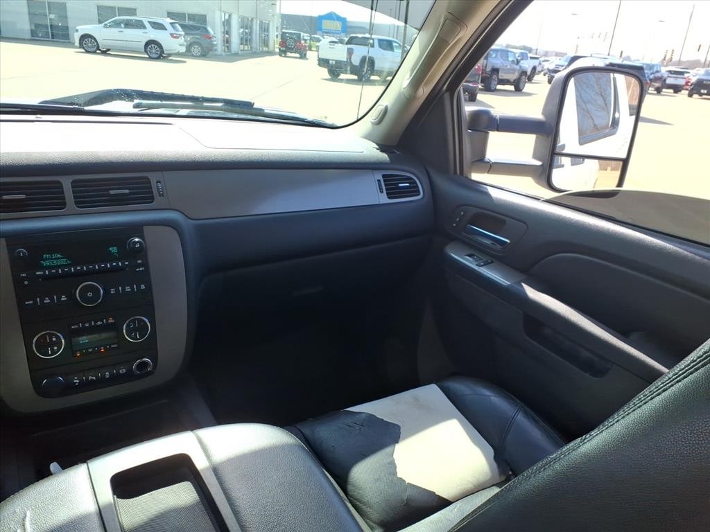 Chevrolet Silverado 2500HD Vehicle Full-screen Gallery Image 9