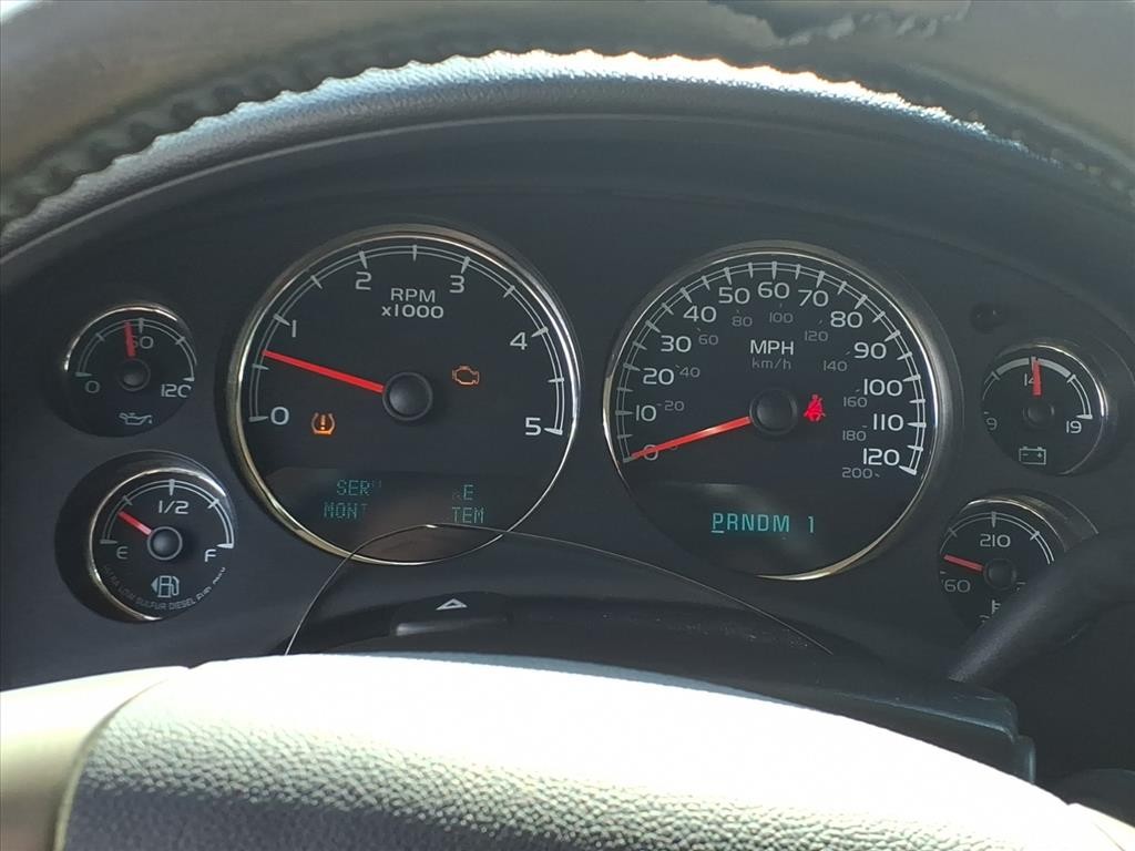 Chevrolet Silverado 2500HD Vehicle Full-screen Gallery Image 16