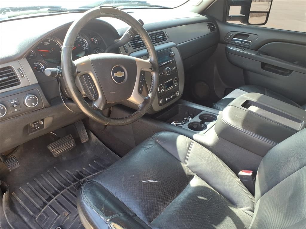 Chevrolet Silverado 2500HD Vehicle Full-screen Gallery Image 19