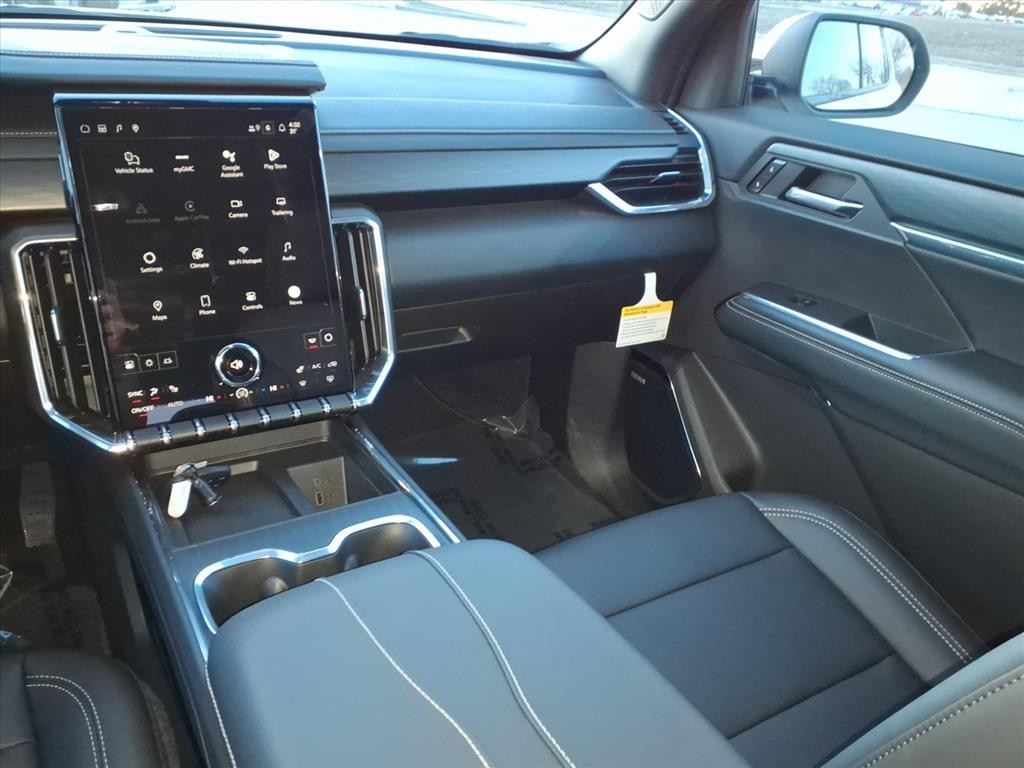 GMC Acadia Vehicle Full-screen Gallery Image 6