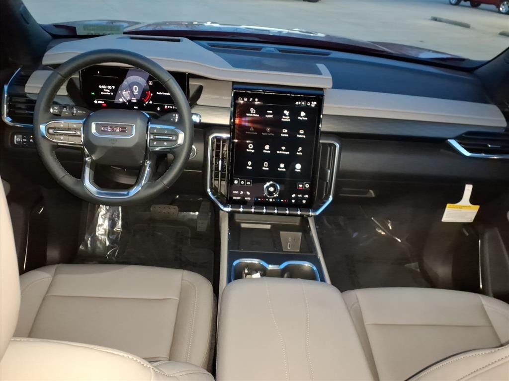 GMC Acadia Vehicle Full-screen Gallery Image 4