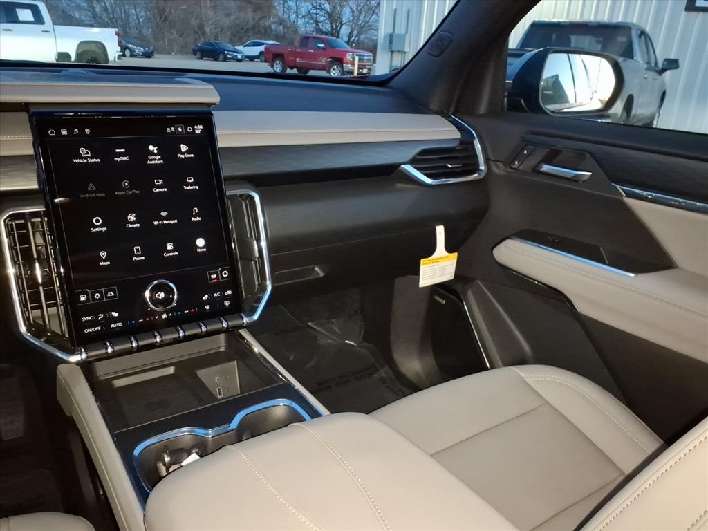 GMC Acadia Vehicle Full-screen Gallery Image 6