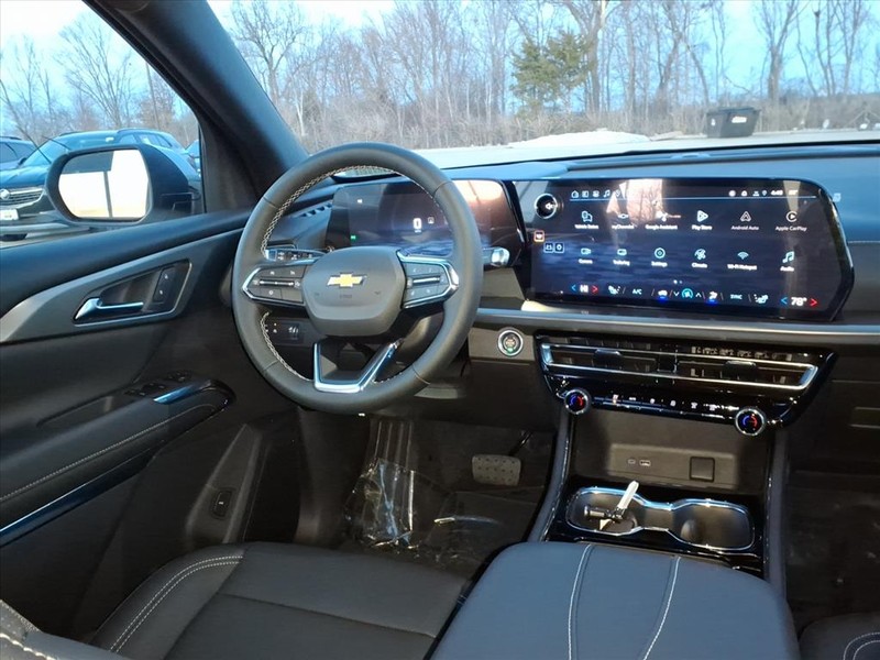 Chevrolet Traverse Vehicle Full-screen Gallery Image 7