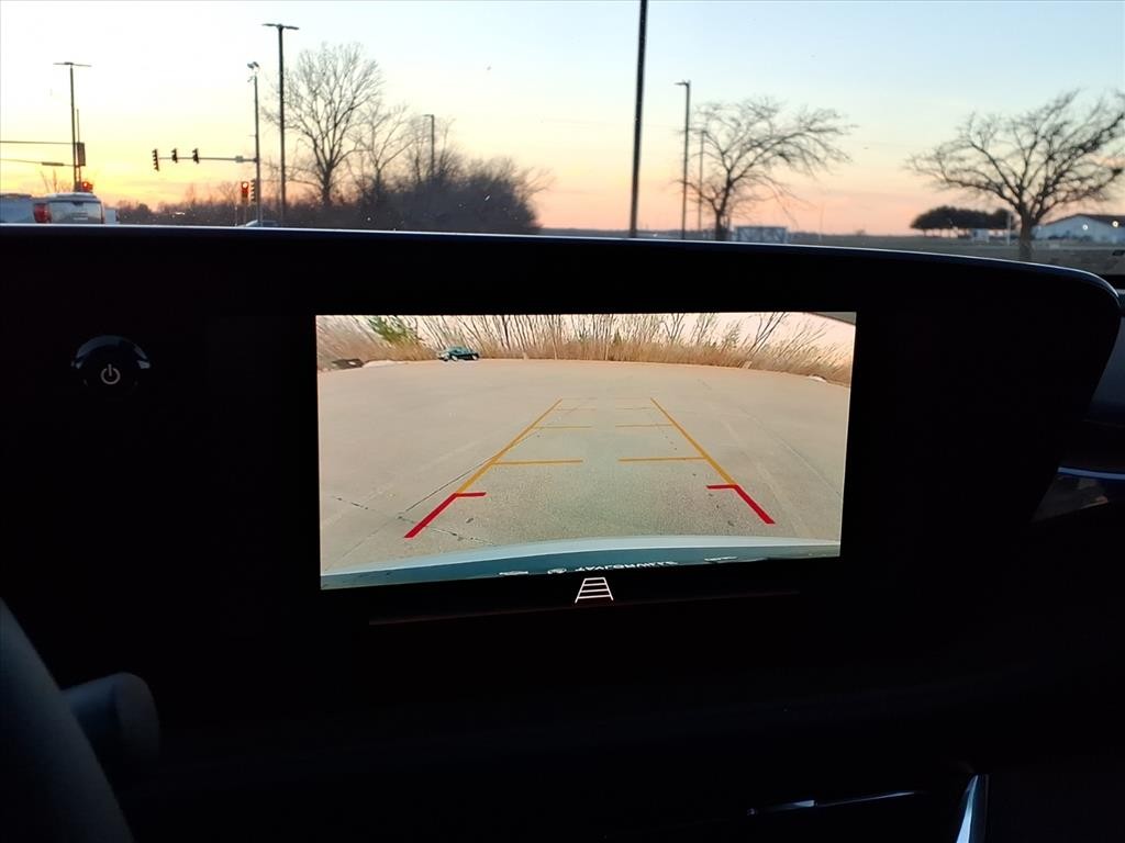 Buick Envista Vehicle Full-screen Gallery Image 9