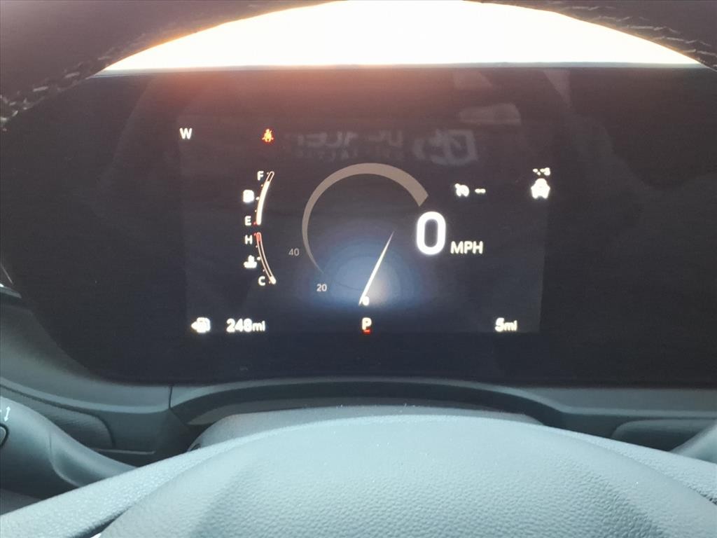 Buick Envista Vehicle Full-screen Gallery Image 14