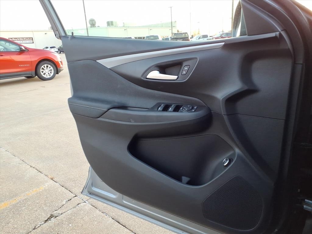 Buick Envista Vehicle Full-screen Gallery Image 15