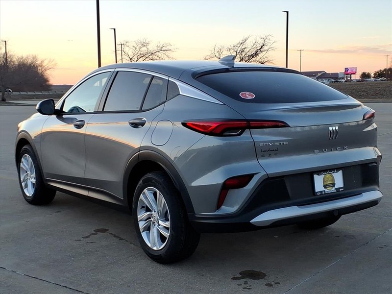 Buick Envista Vehicle Full-screen Gallery Image 3