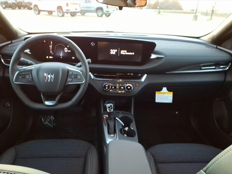 Buick Envista Vehicle Full-screen Gallery Image 4