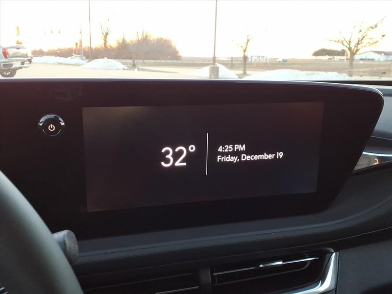 Buick Envista Vehicle Full-screen Gallery Image 8