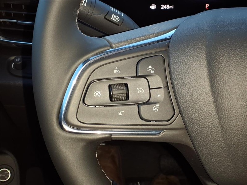 Buick Envista Vehicle Full-screen Gallery Image 12