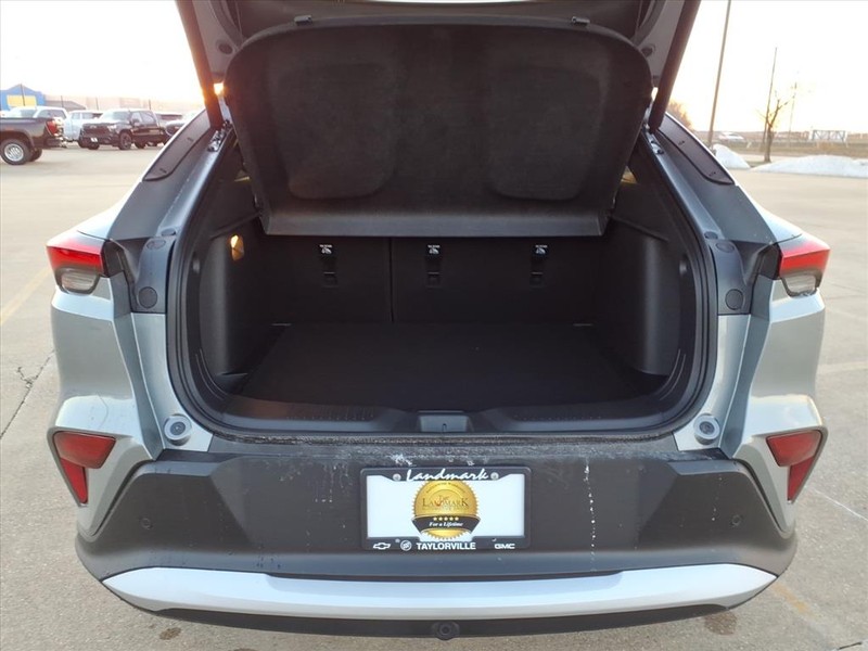 Buick Envista Vehicle Full-screen Gallery Image 18