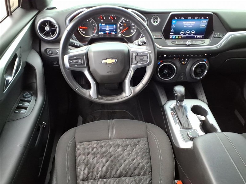 Chevrolet Blazer Vehicle Full-screen Gallery Image 9