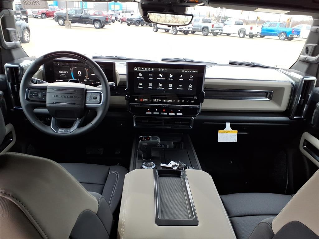 GMC HUMMER EV Vehicle Full-screen Gallery Image 4