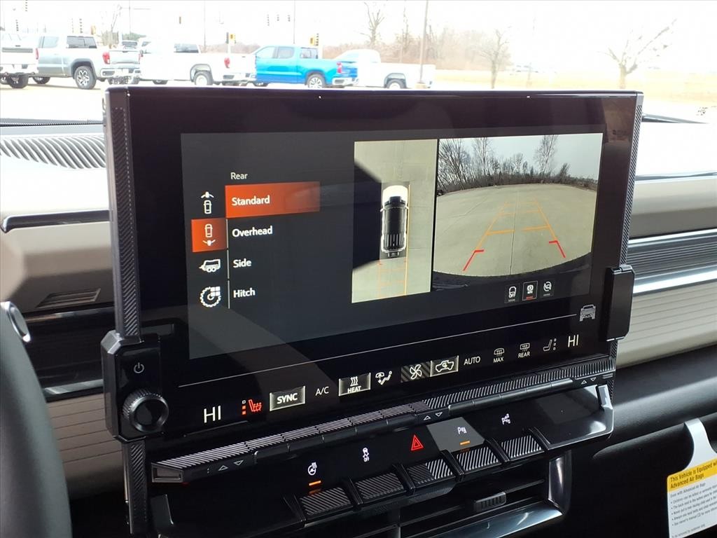 GMC HUMMER EV Vehicle Full-screen Gallery Image 9