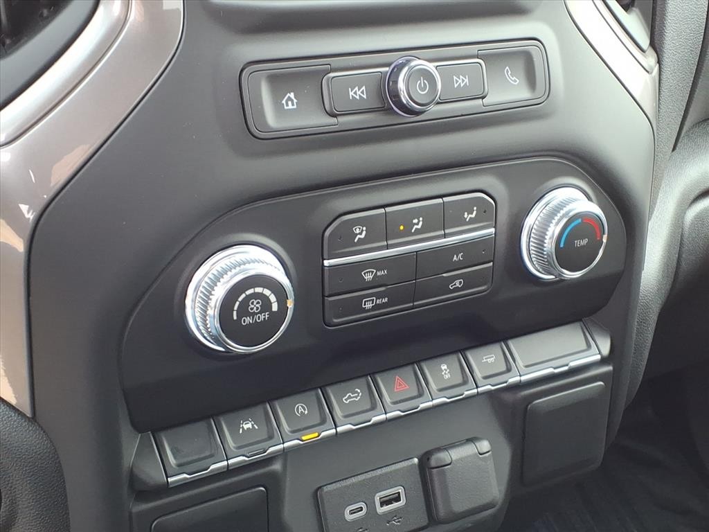 GMC Sierra 1500 Vehicle Full-screen Gallery Image 6