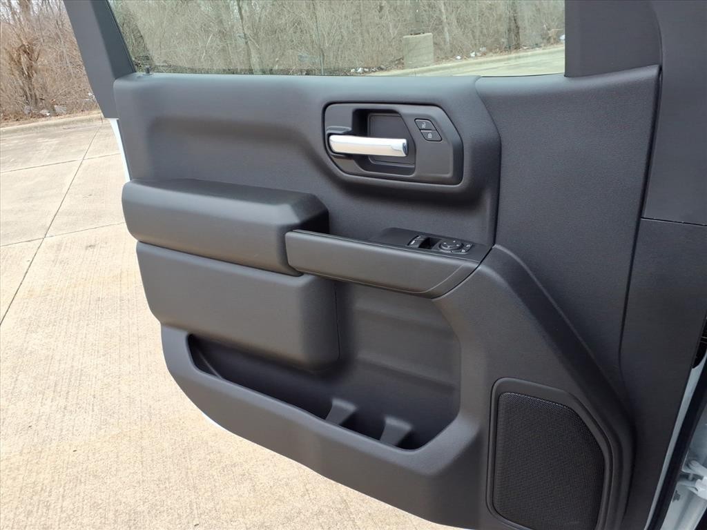 GMC Sierra 1500 Vehicle Full-screen Gallery Image 9