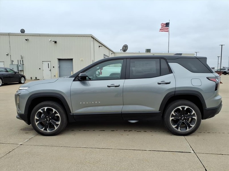 Chevrolet Equinox Vehicle Full-screen Gallery Image 2
