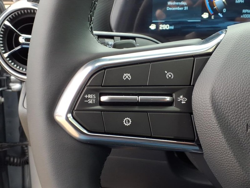 Chevrolet Equinox Vehicle Full-screen Gallery Image 11