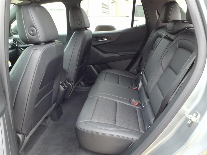 Chevrolet Equinox Vehicle Full-screen Gallery Image 16