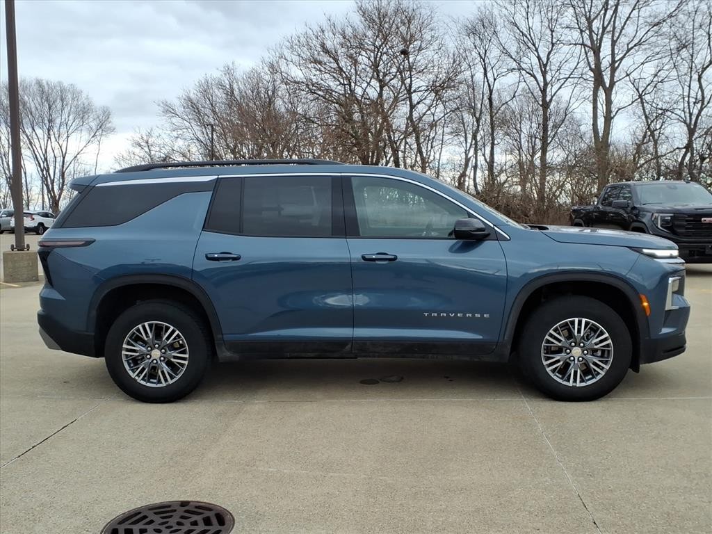 Chevrolet Traverse Vehicle Full-screen Gallery Image 5