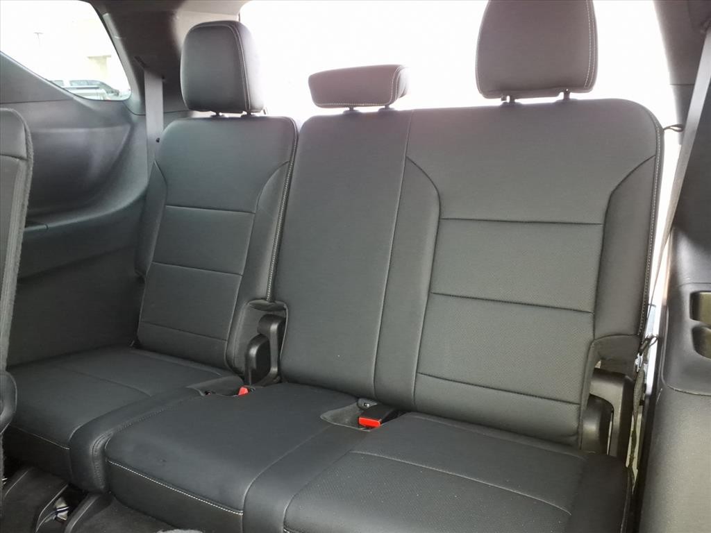 Chevrolet Traverse Vehicle Full-screen Gallery Image 21