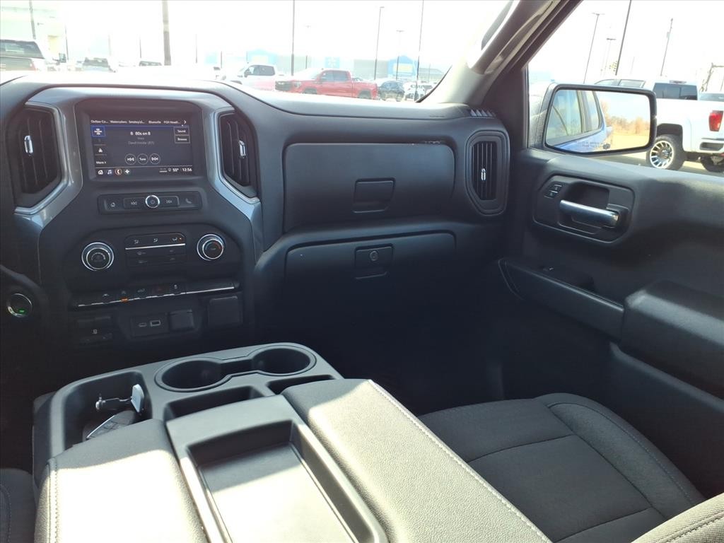 Chevrolet Silverado 1500 Vehicle Full-screen Gallery Image 10