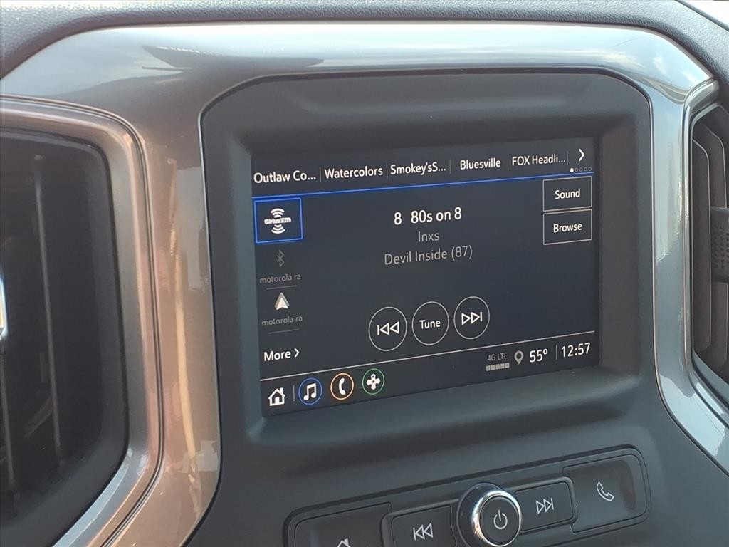 Chevrolet Silverado 1500 Vehicle Full-screen Gallery Image 12