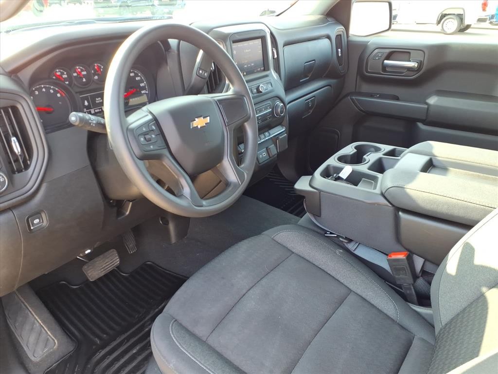 Chevrolet Silverado 1500 Vehicle Full-screen Gallery Image 19
