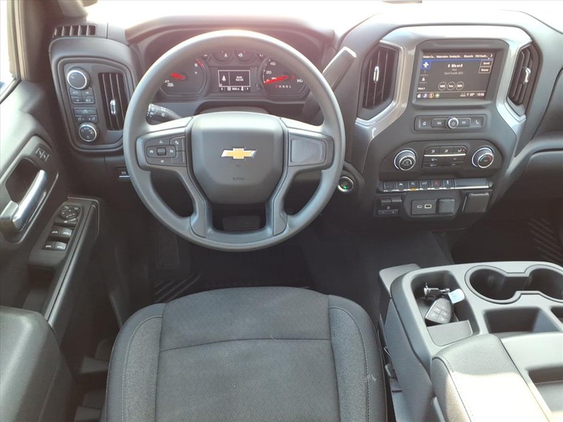 Chevrolet Silverado 1500 Vehicle Full-screen Gallery Image 9