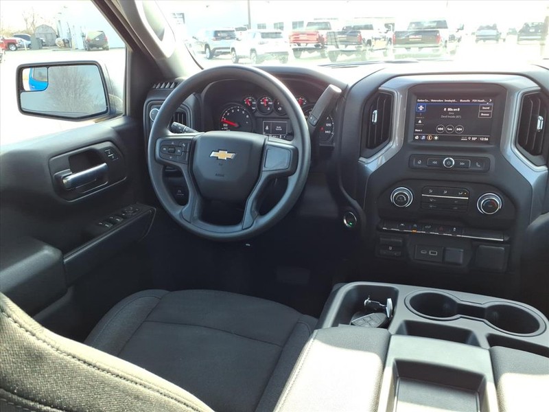Chevrolet Silverado 1500 Vehicle Full-screen Gallery Image 11