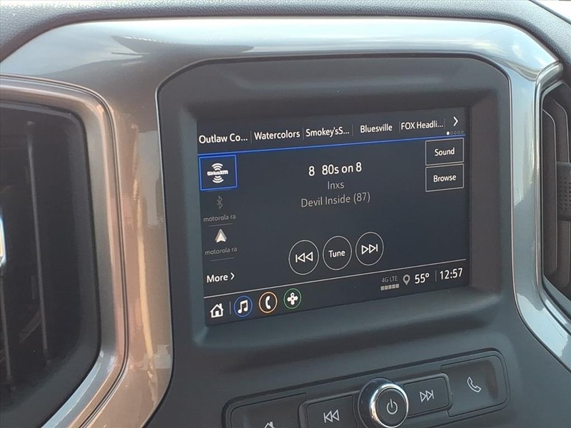 Chevrolet Silverado 1500 Vehicle Full-screen Gallery Image 12