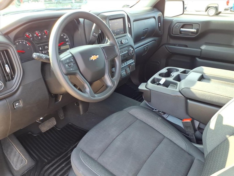 Chevrolet Silverado 1500 Vehicle Full-screen Gallery Image 19
