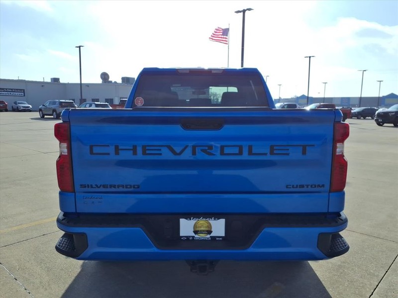 Chevrolet Silverado 1500 Vehicle Full-screen Gallery Image 22