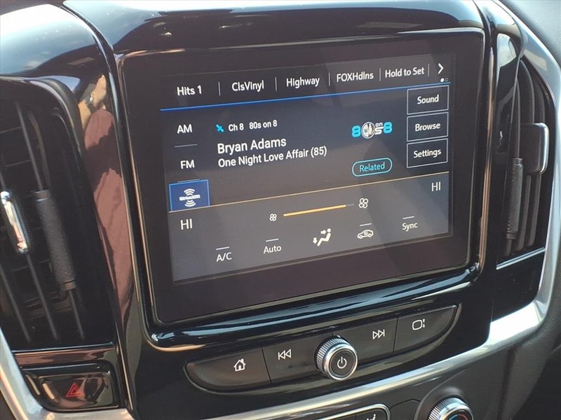 Chevrolet Traverse Vehicle Full-screen Gallery Image 12